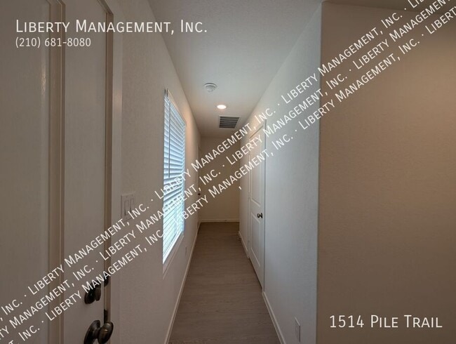 Building Photo - 1514 Pile Trl