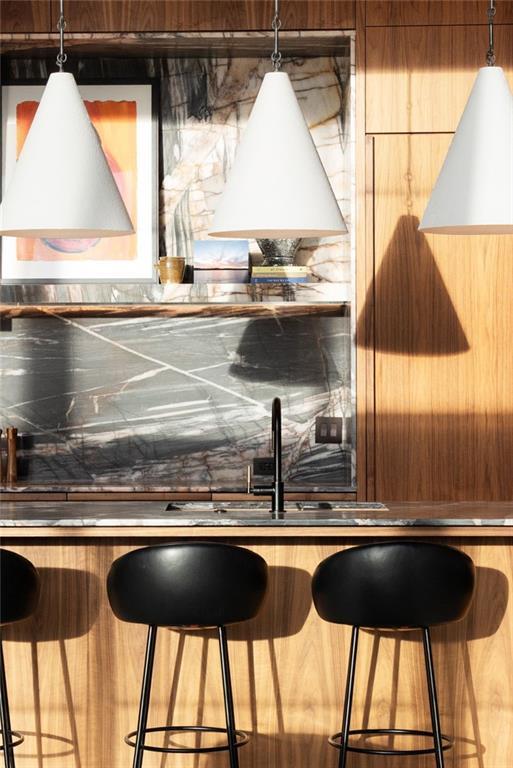 Building Photo - 725 Rocky Point Dr