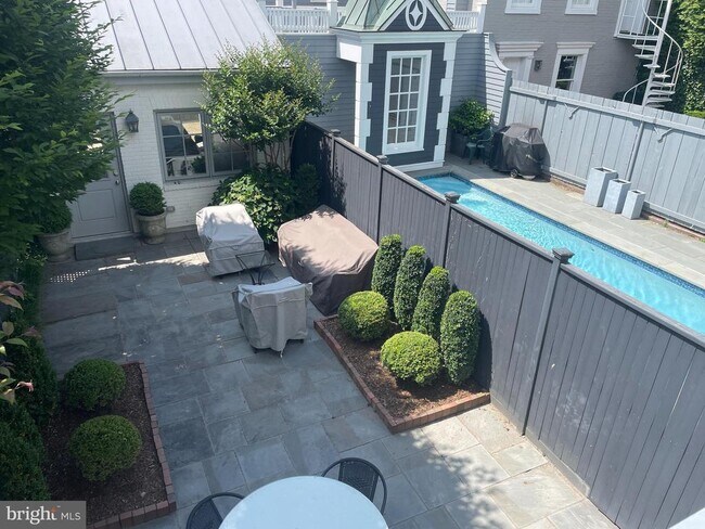 Building Photo - 2802 P St NW