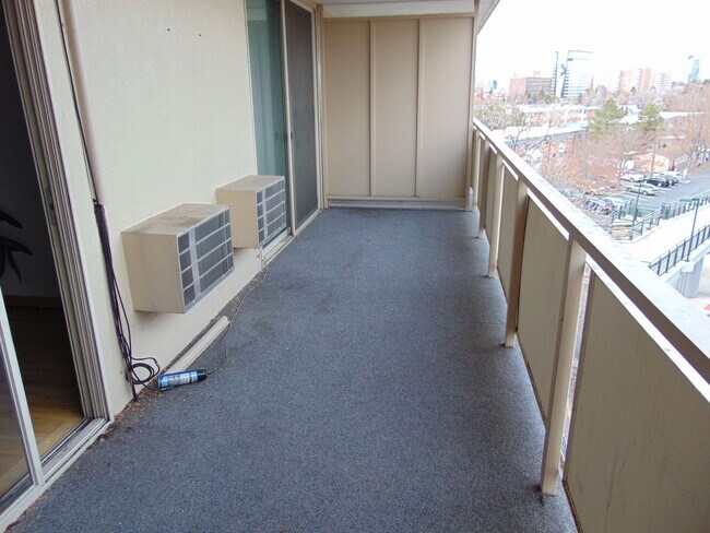 Building Photo - Spacious 1 bedroom Condo in Governor's Par...