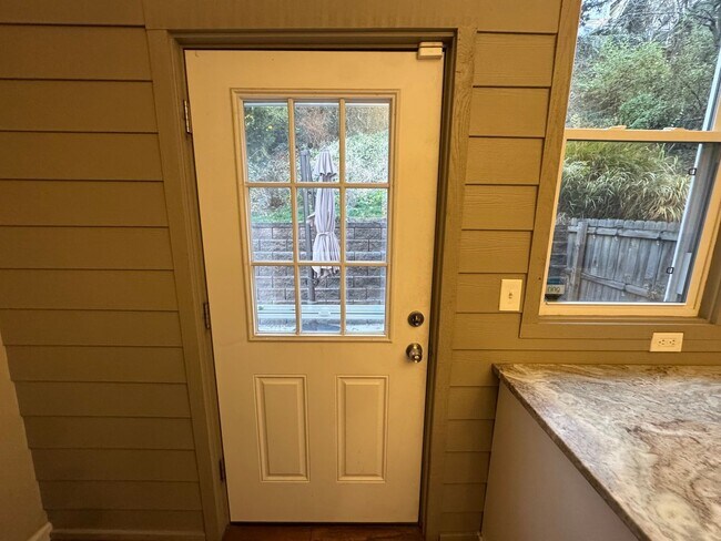 Building Photo - Beautifully Renovated 3BR Row Home in Deutschtown – Spacious, Modern & Incredible Location