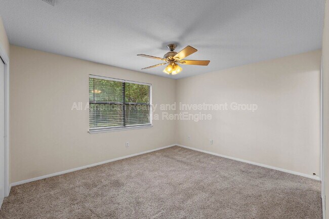 Building Photo - 137 Deville Dr