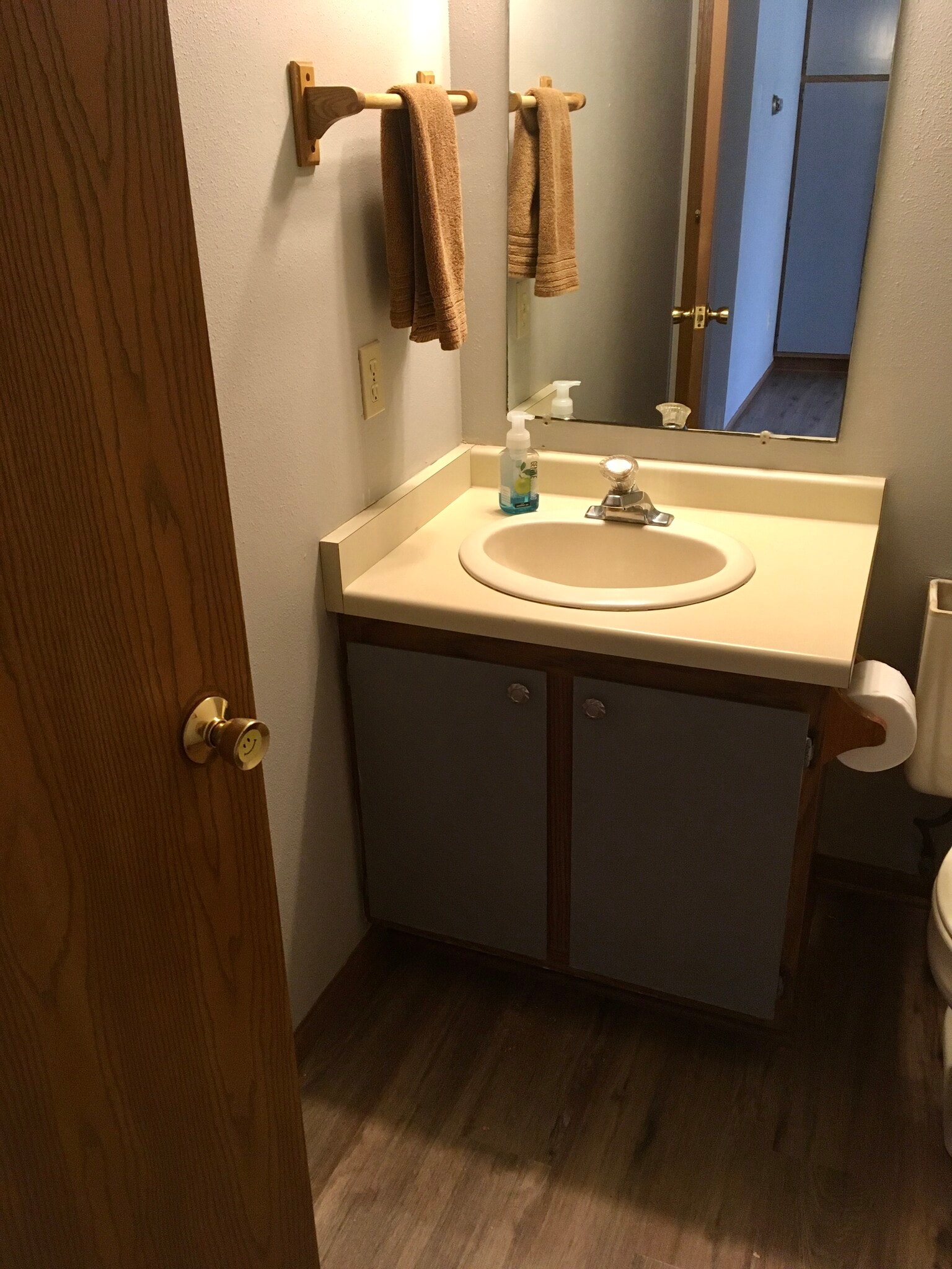 Building Photo - 425 E Monroe Ave