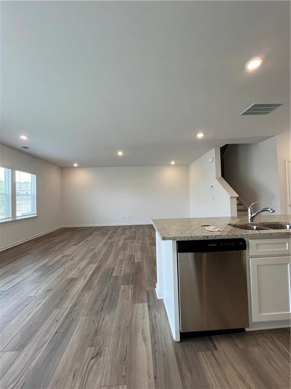 Building Photo - 543 Madison Lakeview Dr