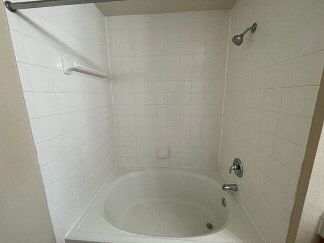 Building Photo - ANNUAL RENTAL - 2 BED / 1 BATH AT FAIRWAY PRESERVE