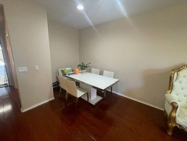 Building Photo - 10678 Village Haven Trail
