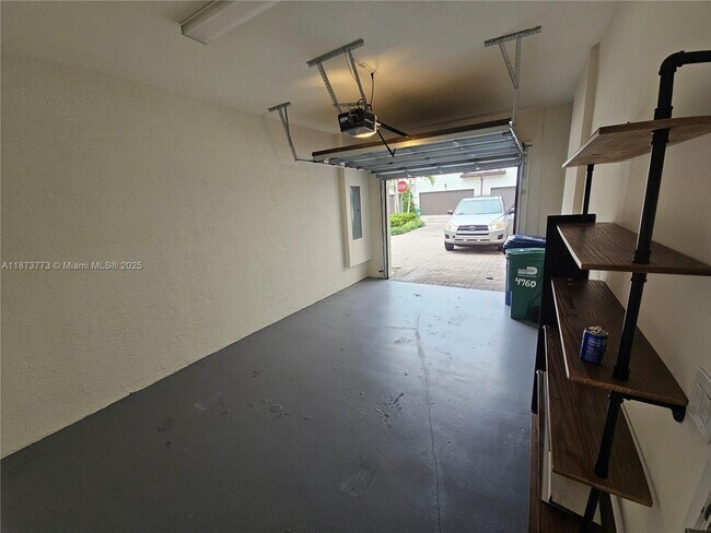 Building Photo - 4760 NW 83rd Pkwy