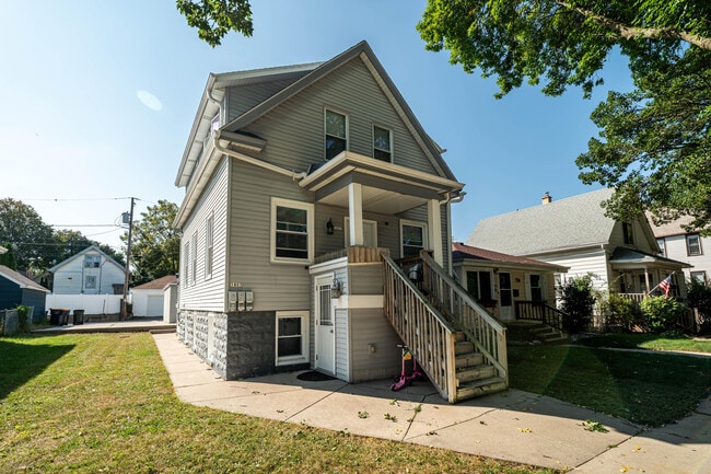 Building Photo - 1801 S 64th St