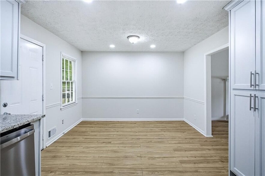 Building Photo - 1600 Sugar Plum Dr SW