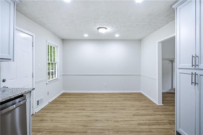 Building Photo - 1600 Sugar Plum Dr SW