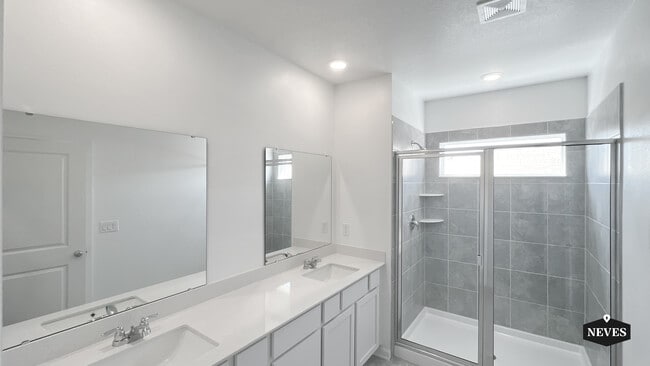 Building Photo - 2562 Skyline Lp