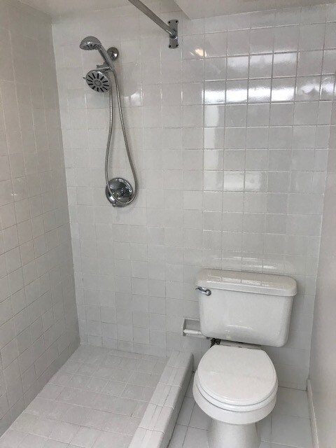 Bathroom - 87 Druid Cir NE