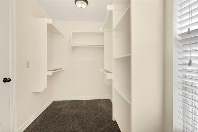 Building Photo - 3544 E Crow Ln