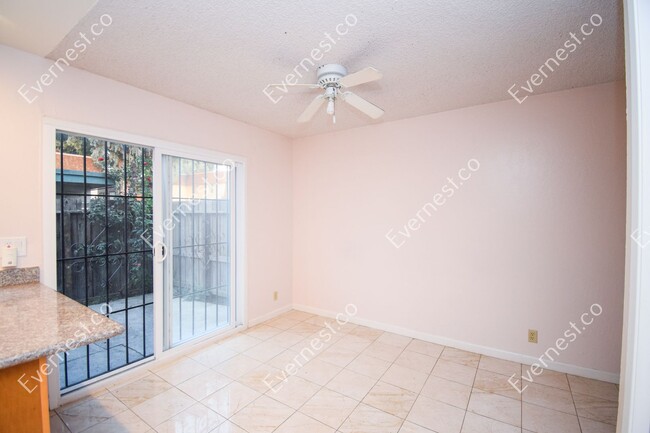 Building Photo - 2 Bed & 1.5 Bath Townhouse in San Jose, CA...
