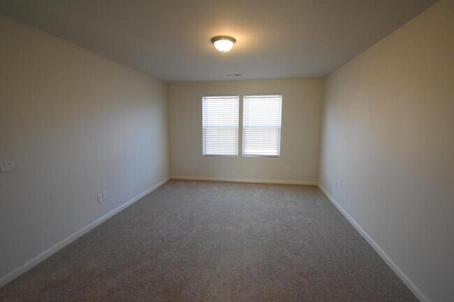 Building Photo - 569 Calvin Sowers Rd