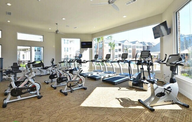 Building Photo - 22631 Colonial Pkwy