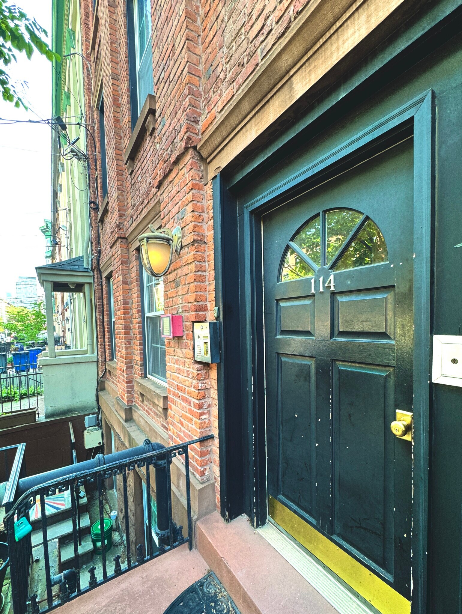 Building Photo - 114 Bloomfield St