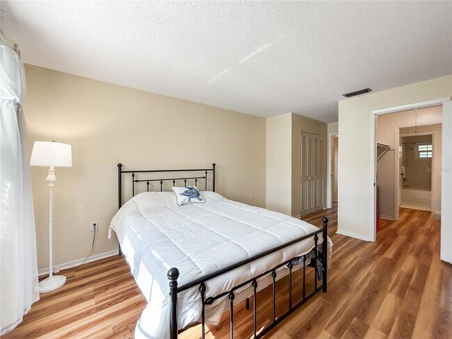 Building Photo - 1706 Belleair Forest Dr