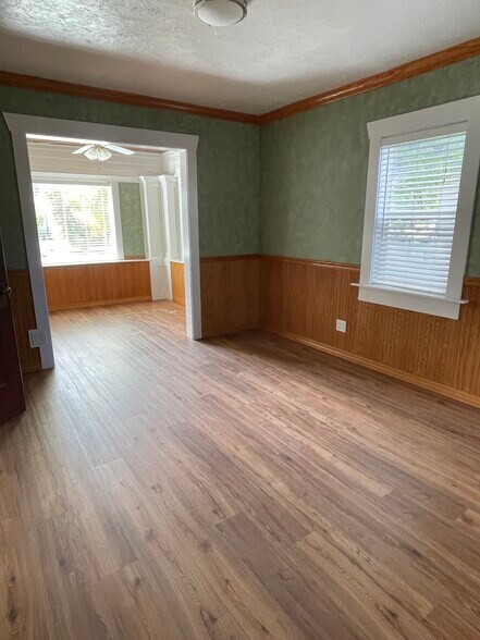 front bedroom - 640 S 4th Ave