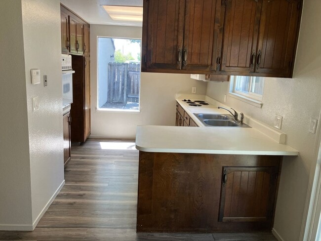 Building Photo - 2025 Wylie Dr