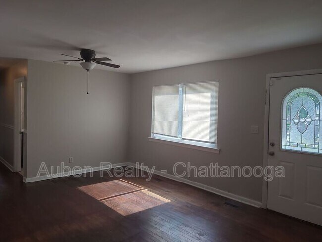 Building Photo - 903 Curleque Dr