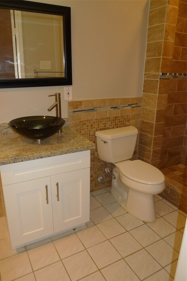 Building Photo - 15406 Ensenada Dr