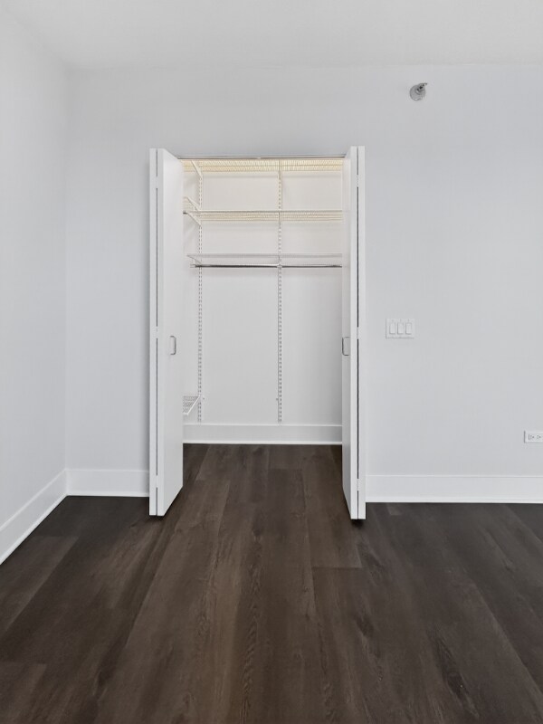 Building Photo - 302 N Canal St