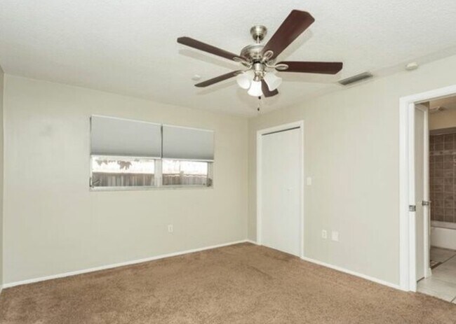 Building Photo - 2186 Greenbriar Blvd