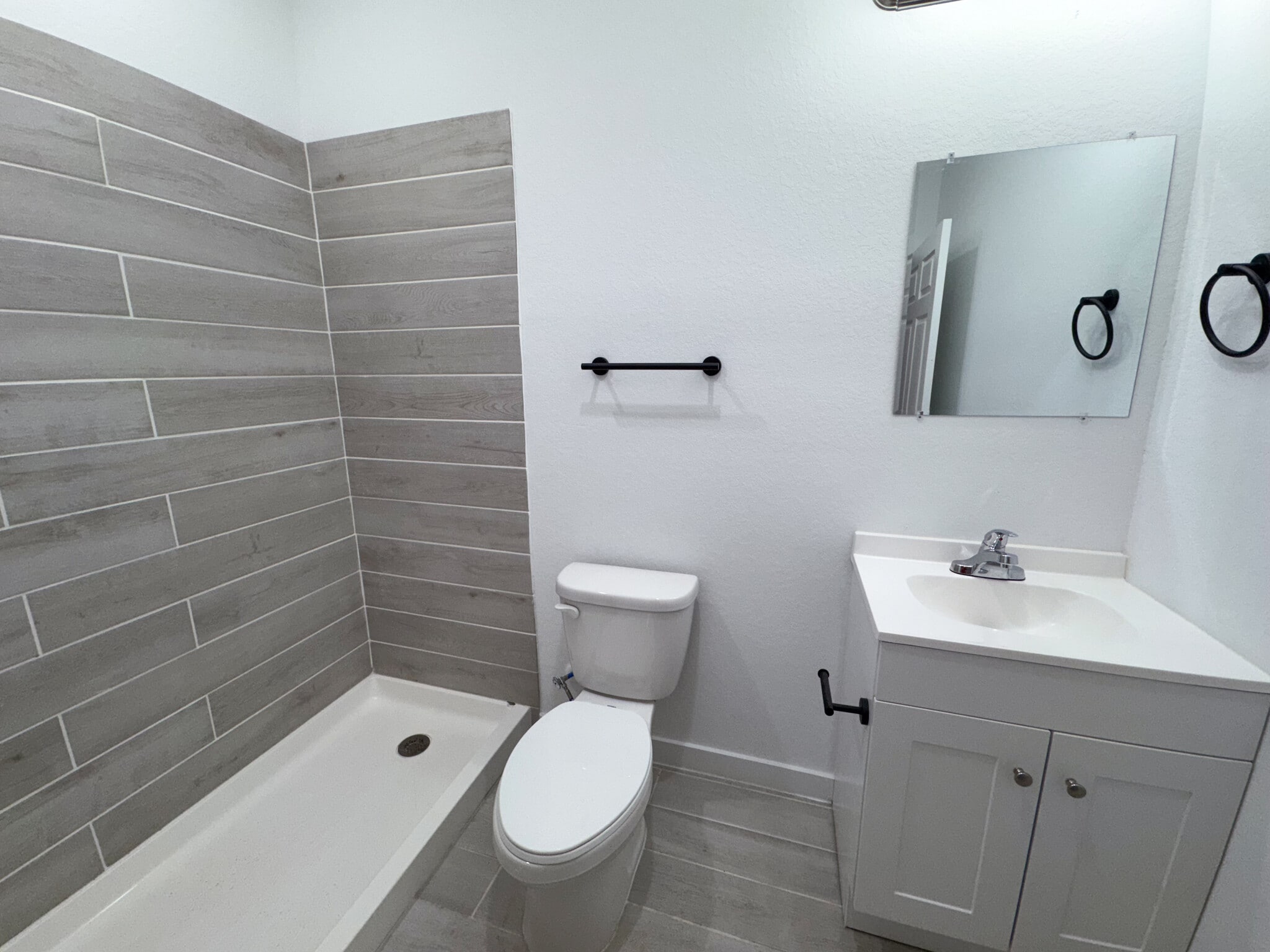 Building Photo - 1501 E Southcross Blvd