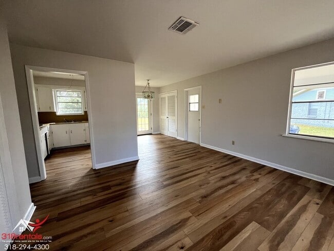 Building Photo - 5645 Knollcrest Dr