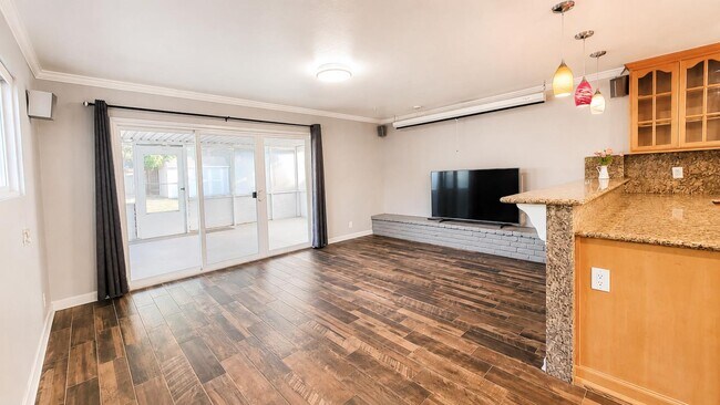 Building Photo - 2132 Forbes Ave