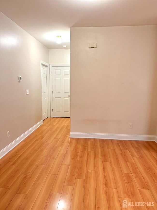 Building Photo - 616 Middlesex Ave