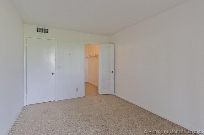 Building Photo - 167 Grantham E