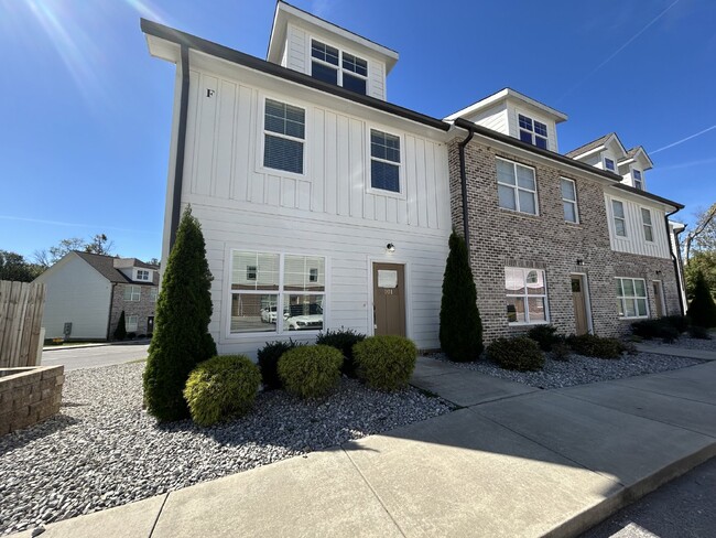 Primary Photo - 2BD 2.5BA TOWNHOME FOR RENT NOW