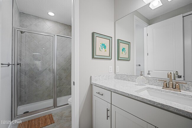 Building Photo - 9431 Paradise Dr