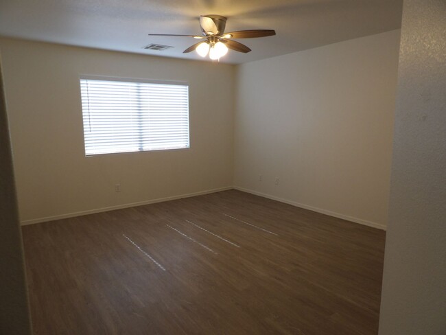 Building Photo - 3bed/2bath + Den in Apache Junction