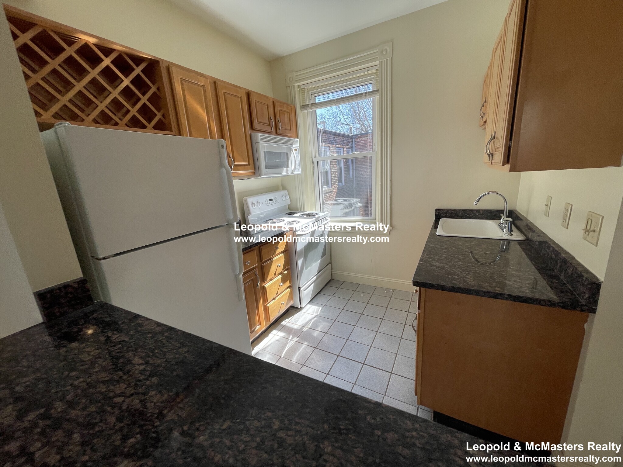 Building Photo - 48 Queensberry St