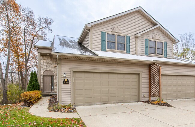 Building Photo - 324 Stratford Ln