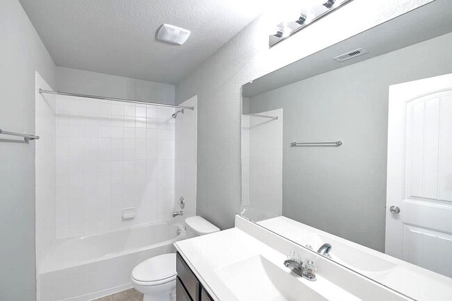 Building Photo - 29314 Dunns Creek Ct