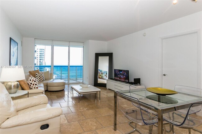 Building Photo - 1830 S Ocean Dr