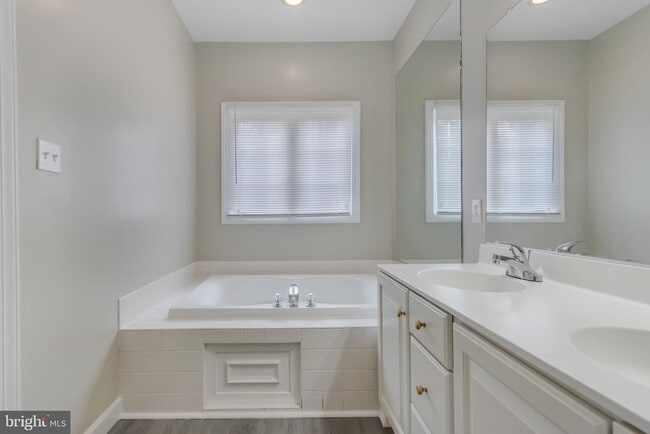 Building Photo - 18001 Foxworth Ct