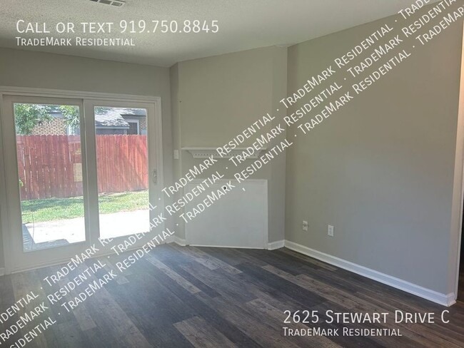 Building Photo - 2625 Stewart Dr