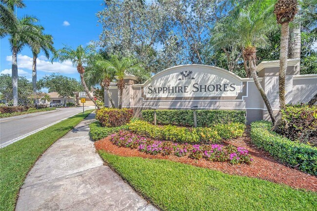 Building Photo - 16601 Sapphire Manor