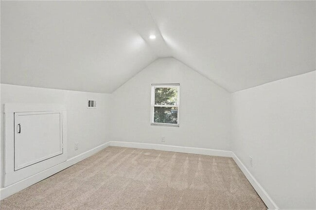 Building Photo - 1201 Walker Dr
