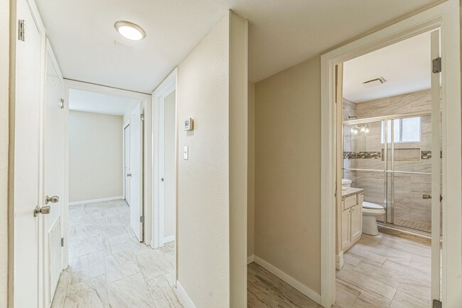Building Photo - Renovated  condo in the heart of McAllen, ...