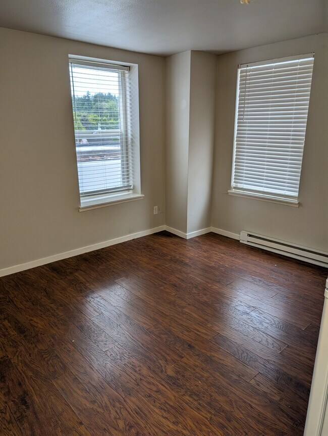 Interior Photo - 101 First