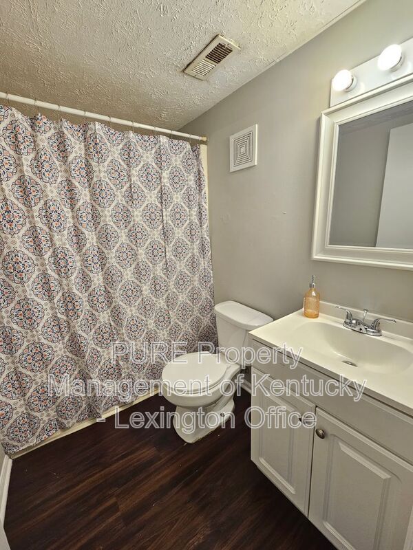 Building Photo - 301 Christy Allyn Ct