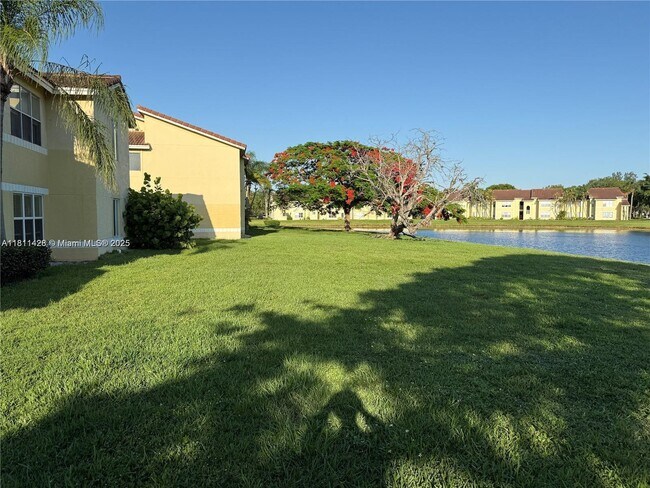 Building Photo - 12510 Vista Isles Dr