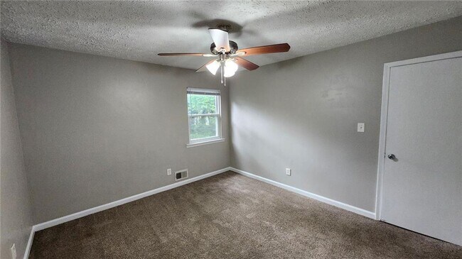 Building Photo - 4011 Pinehurst Pl