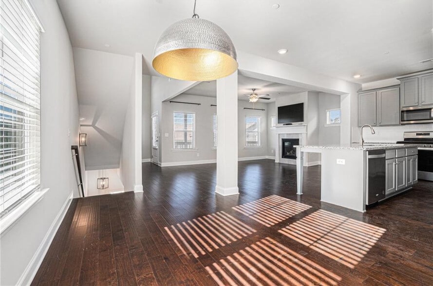 Dining Area - 811 Corsiglia Farm